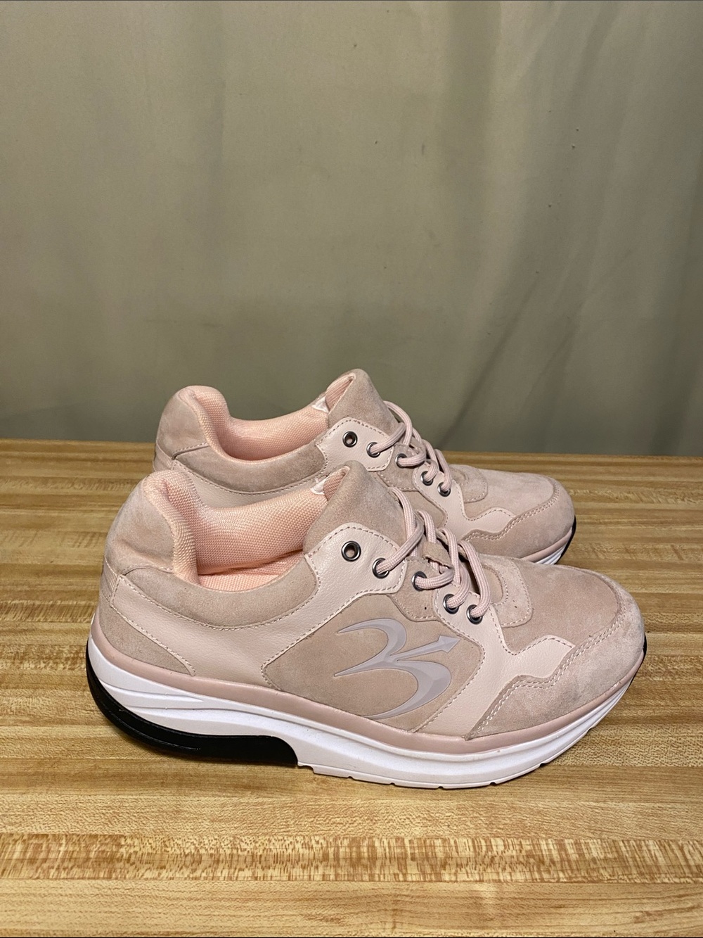 Gravity Defyer Women G-DEFY Silvanit Athletic Peach 8.5